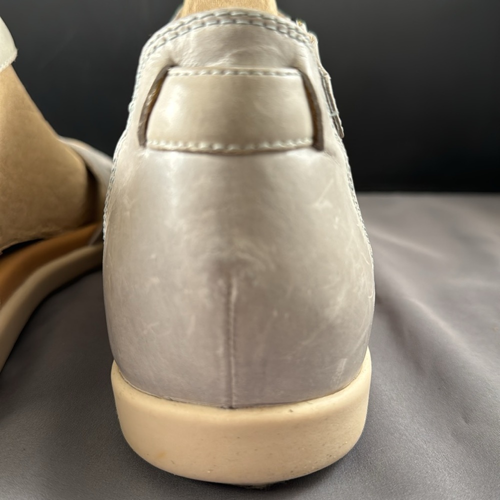 Unstructured by Clarks gray leather beaded ankle sandals - Picture 8 of 8